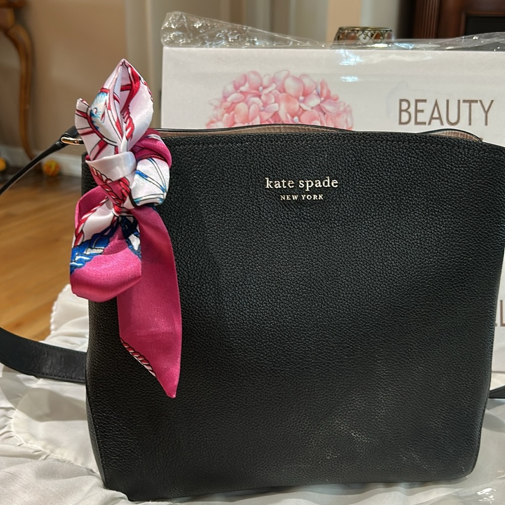 Kate Spade Black Shoulder Bag pebble leather.like new. this bag comes w! twilly - Picture 2 of 11